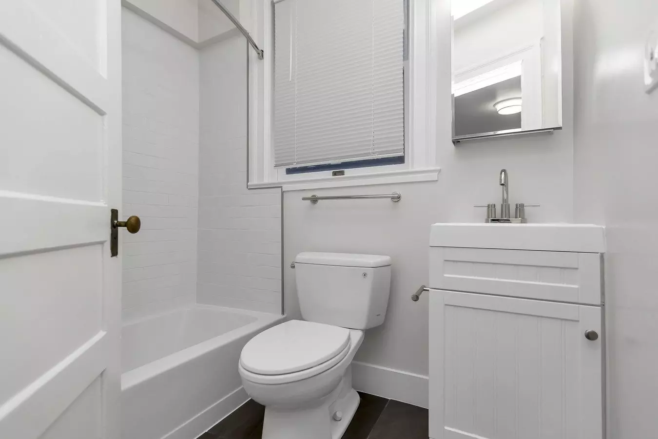 409 Laguna photo 5