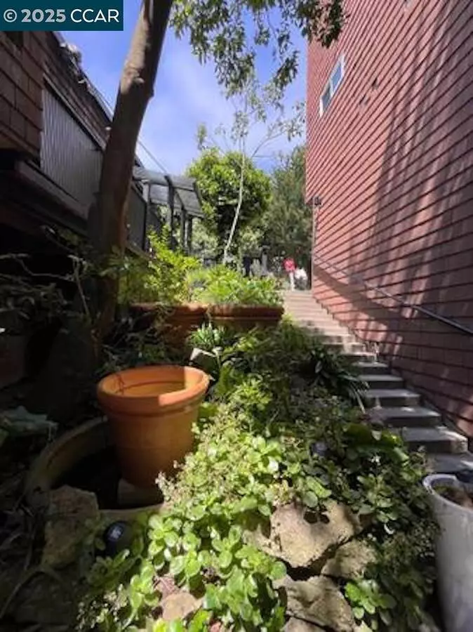 449 Burnett Avenue, San Francisco, CA 94131 photo 5