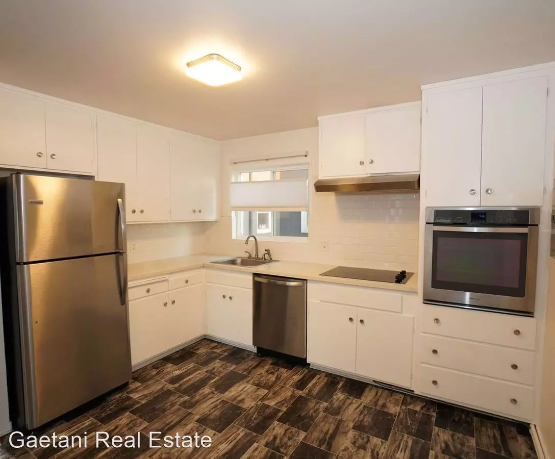 4725 Irving Street (1005r) photo 2