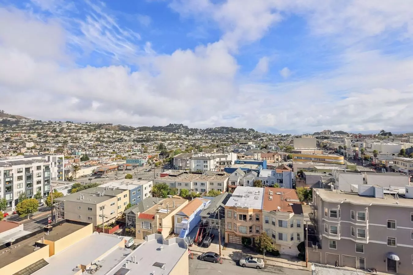 4742 Mission photo 2