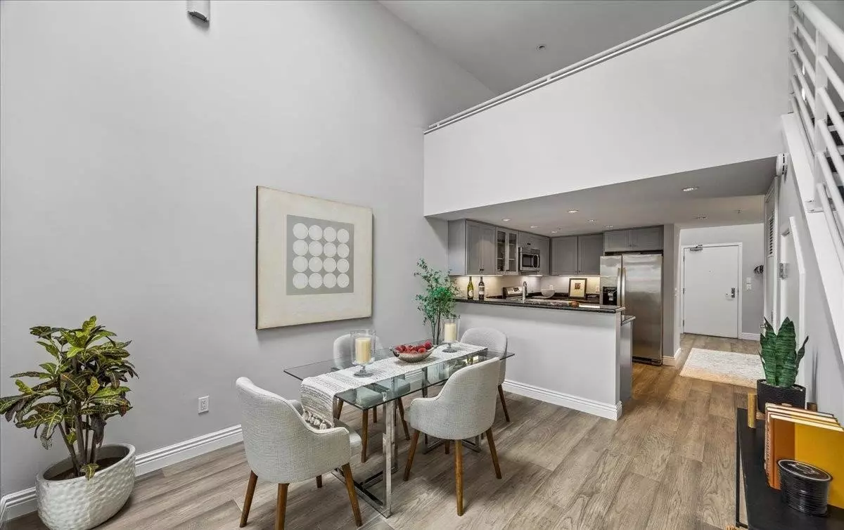 Sophisticated 1br + Loft | 2ba Condo In The Heart Of San Francisco photo 4