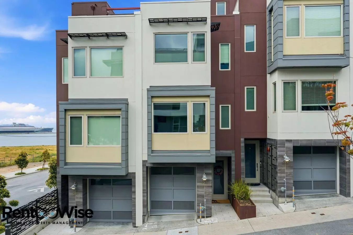 594 Hudson Ave photo 2