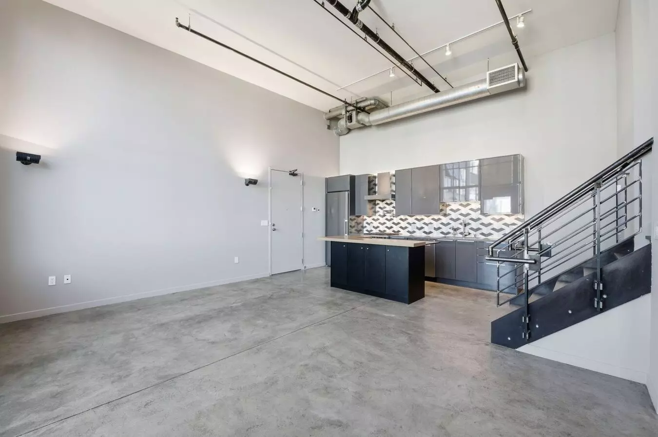 60 Rausch St. photo 2