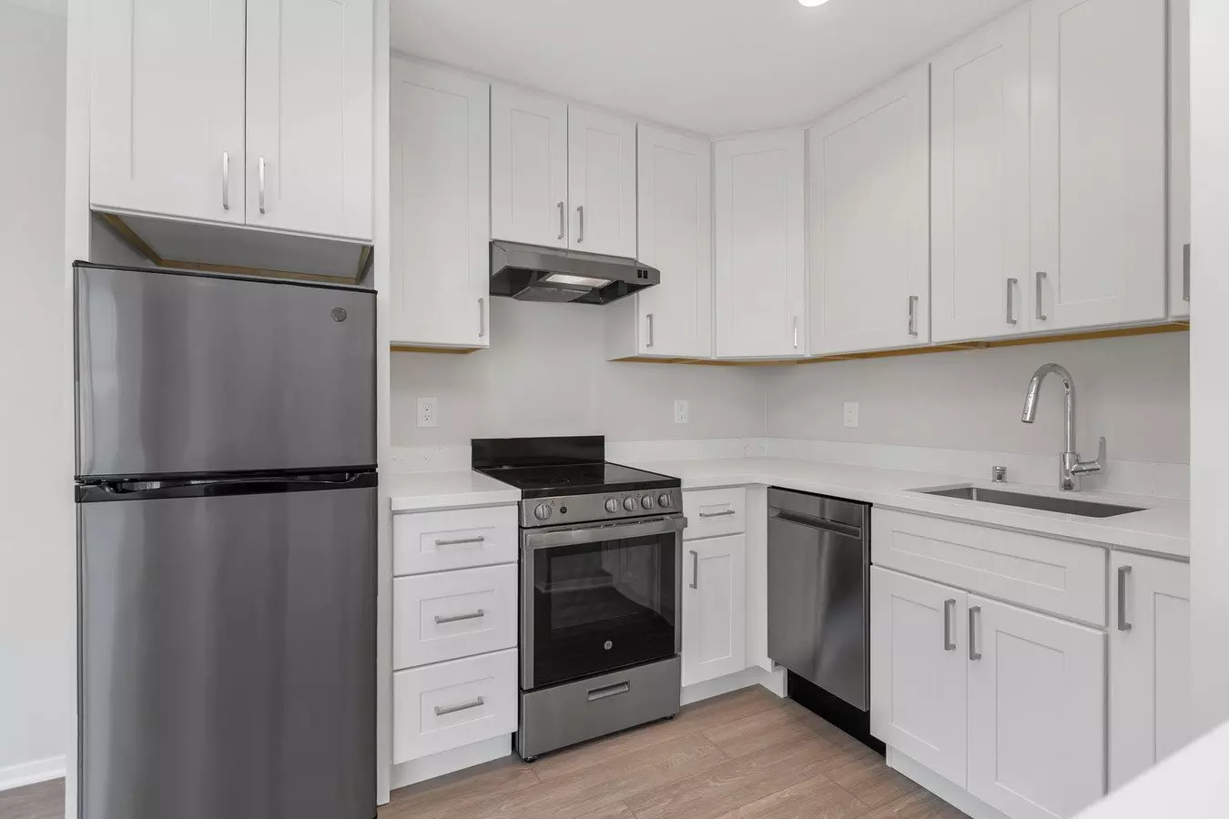 630 Grand View photo 2