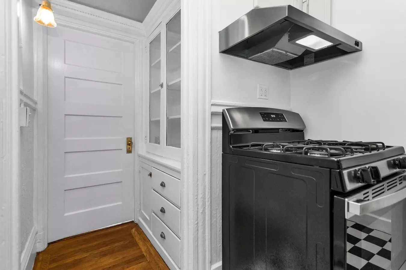 635 Ashbury Apartments photo 3