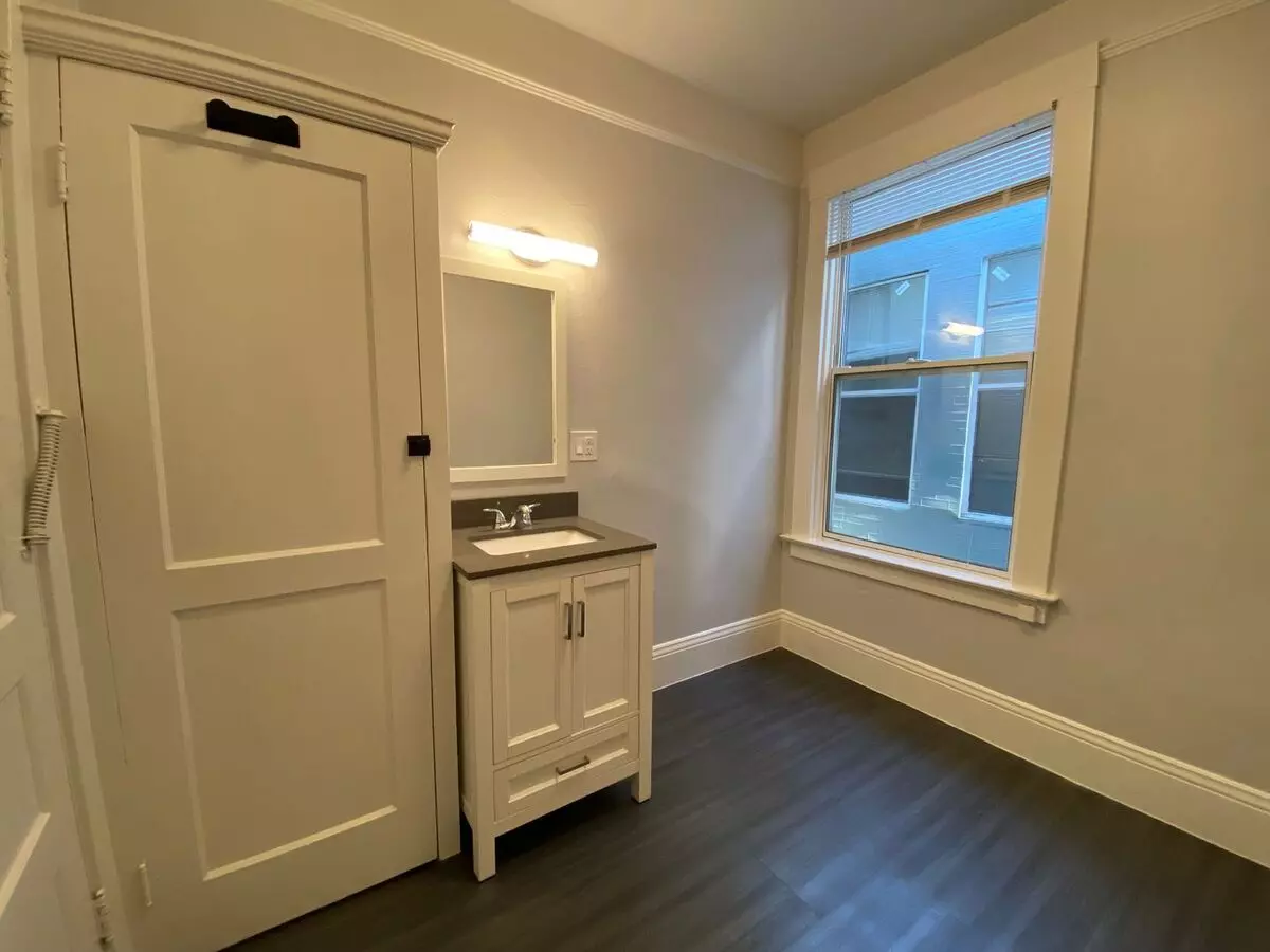 668 Clay Street, San Francisco, CA 94111 photo 3