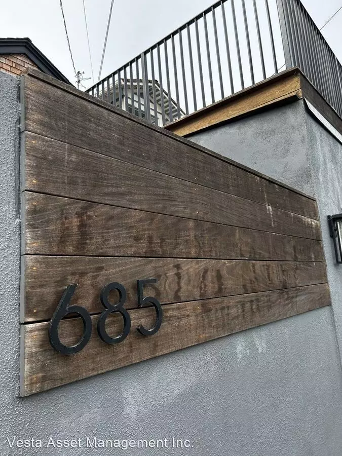 685 Lakeview Avenue, San Francisco, CA 94112 photo 2