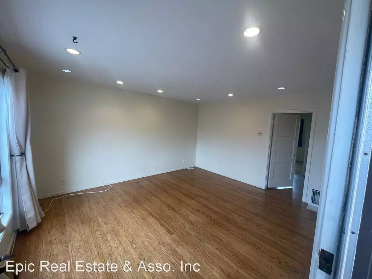 71 Gladstone Drive, San Francisco, CA 94112 photo 5