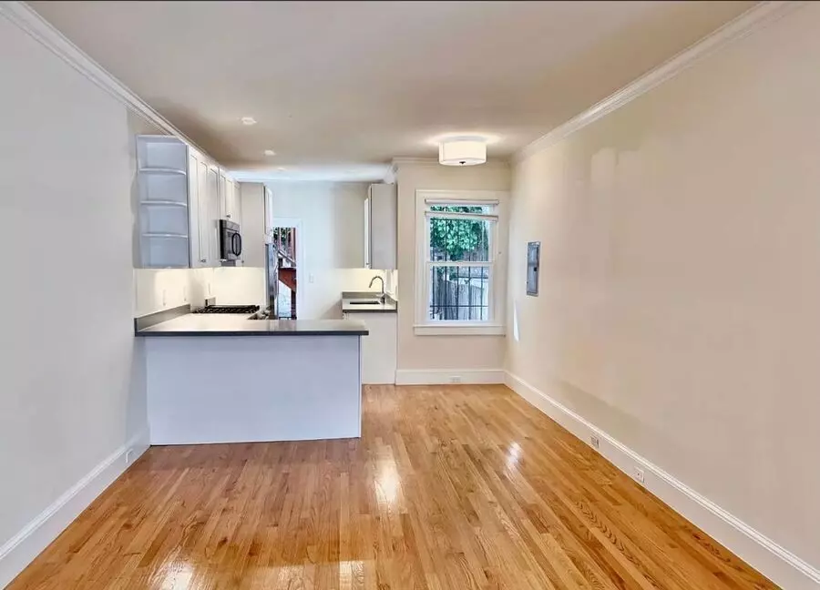 72 Pearl St photo 2