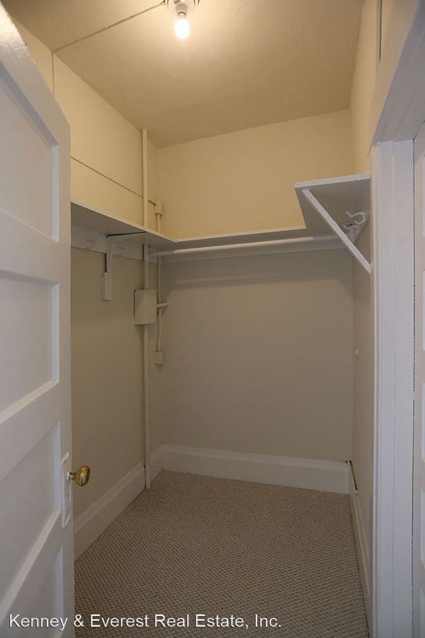 Jones ST Terrace photo 5
