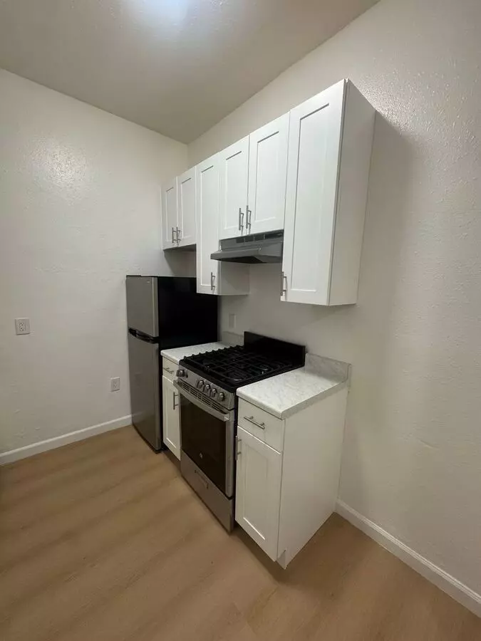 734-738 Larkin Street (846rc) photo 3