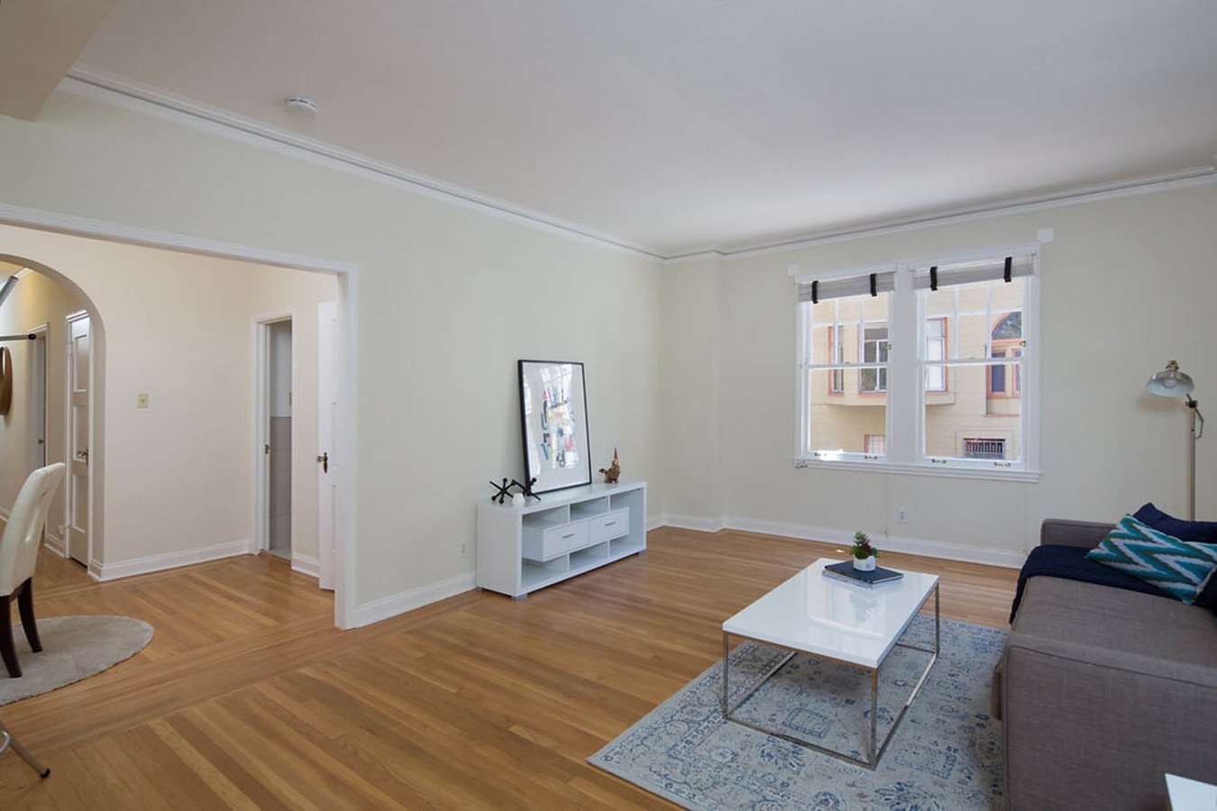 737 Pine photo 2