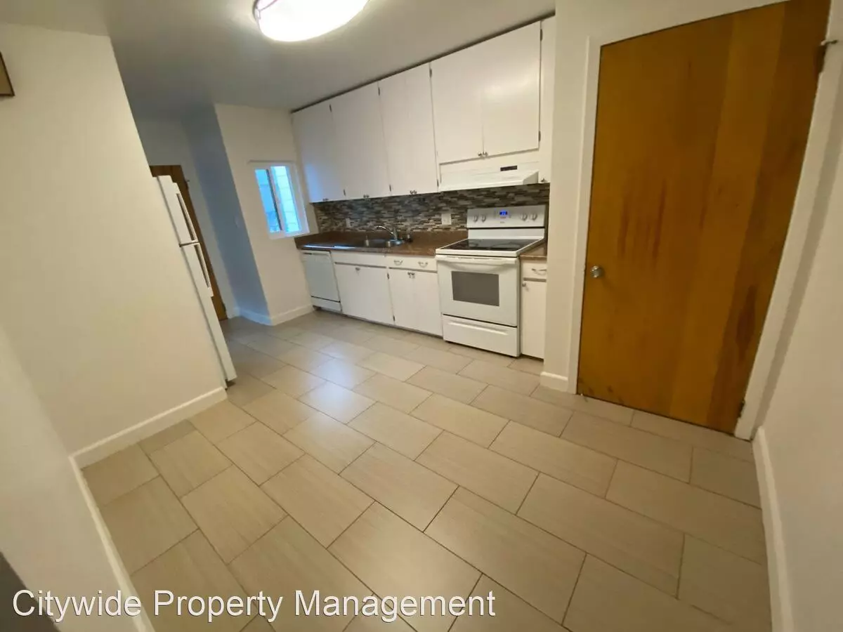 Cozy 2-Bedroom in Duplex Near Glen Canyon photo 4