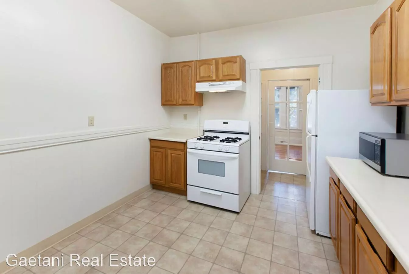 751 Page Street (335r) photo 3