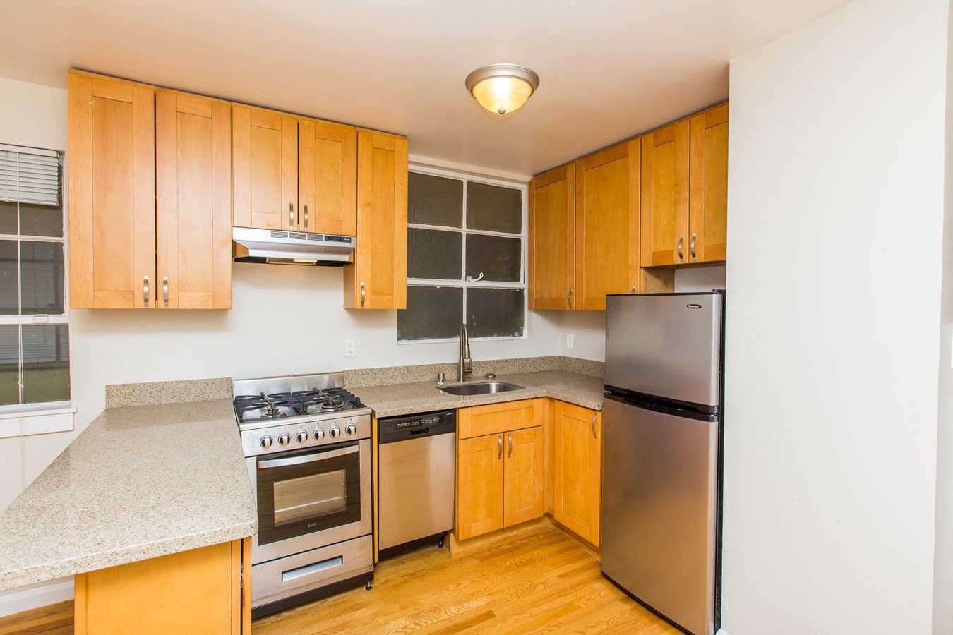 786 Geary photo 2