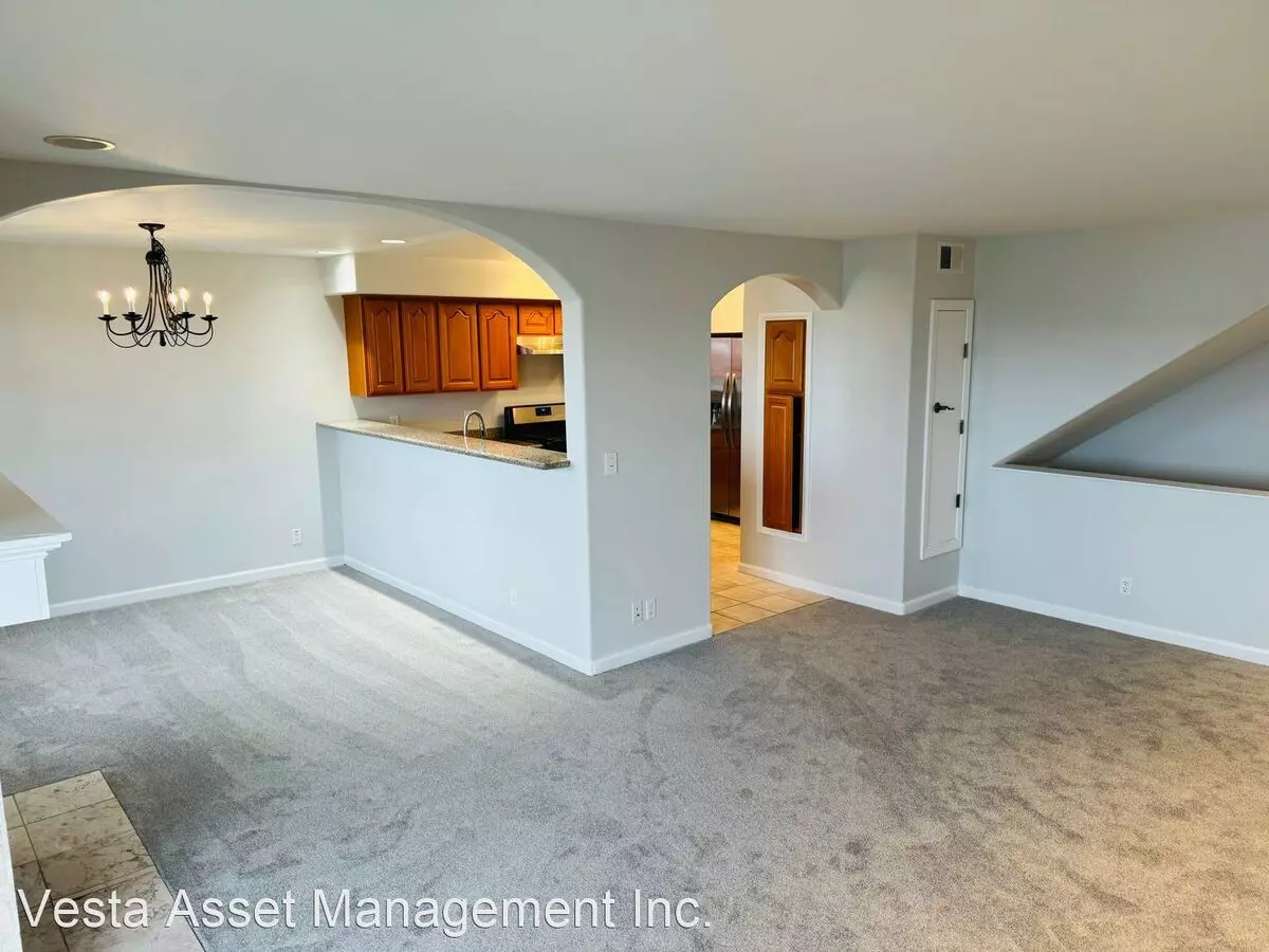 8 Le Conte Circle, San Francisco, CA 94124 photo 3