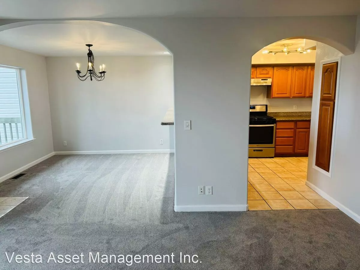 8 Le Conte Circle, San Francisco, CA 94124 photo 4