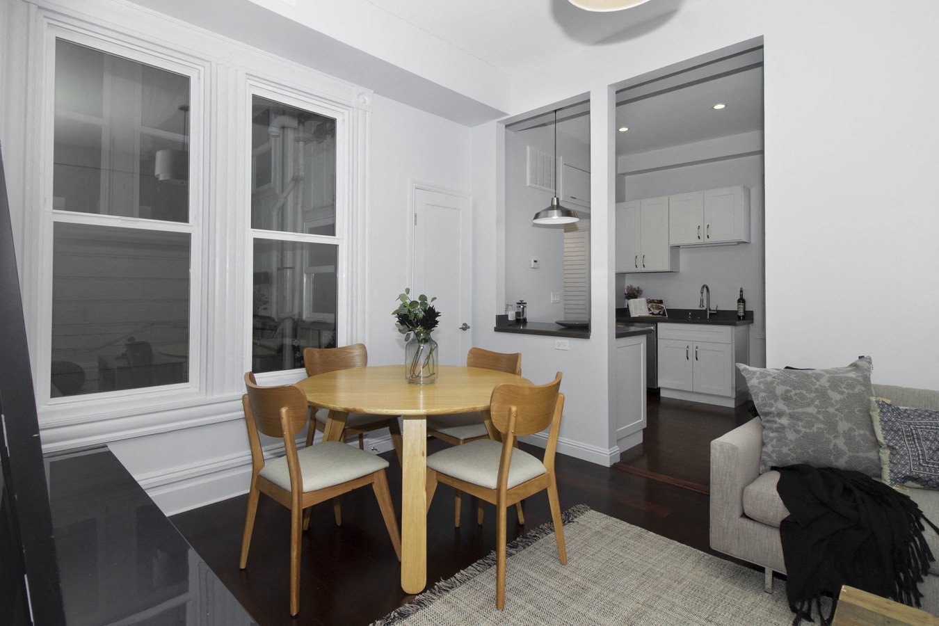 800 LYON Apartments photo 2