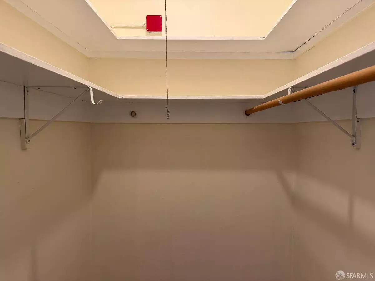 810 Hyde Street, San Francisco, CA 94109 photo 3
