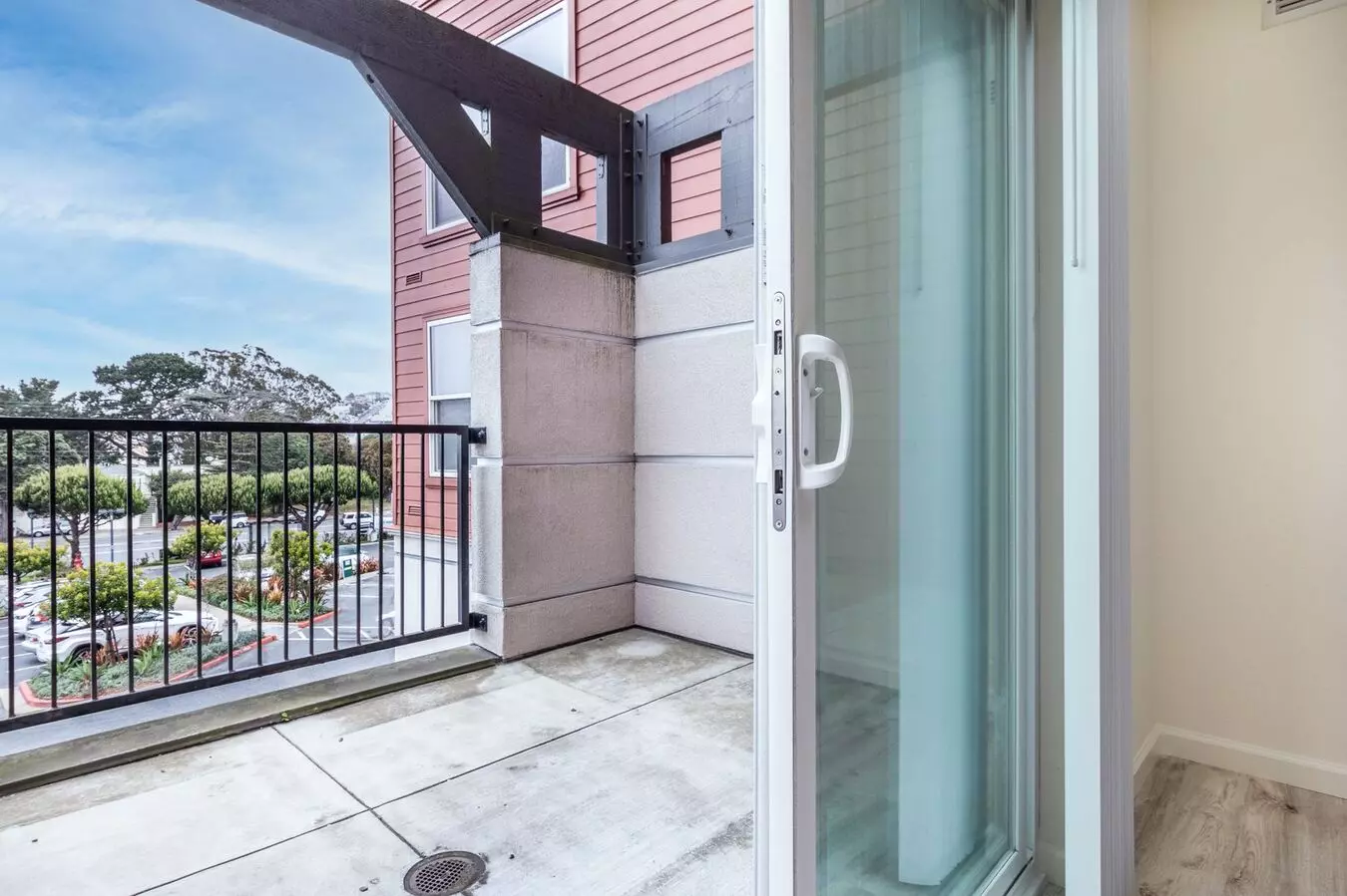 Spacious Ingleside Heights Condo W/ Private Patio &amp; Parking! photo 4