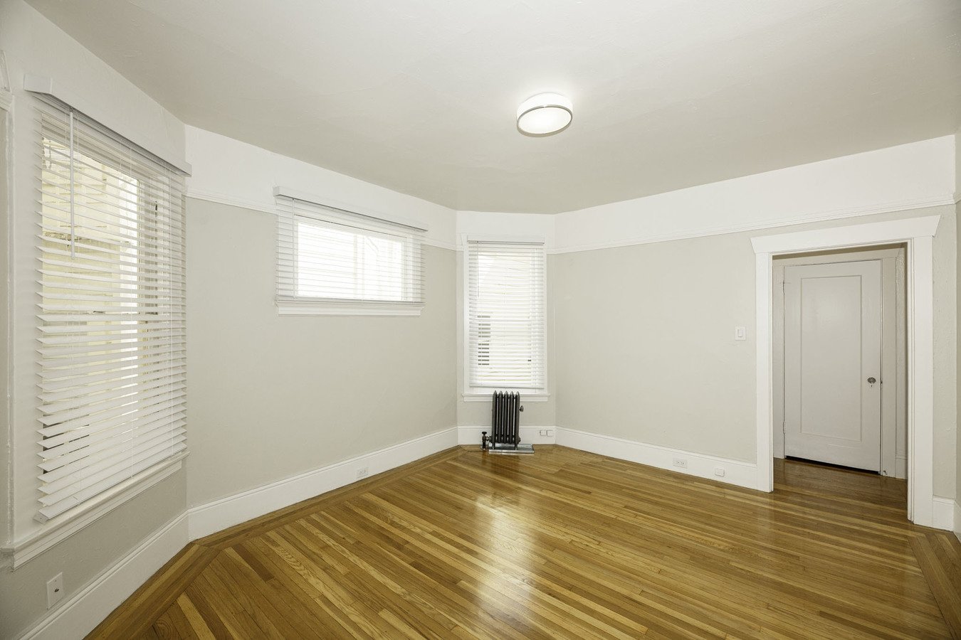835 Pine St photo 3