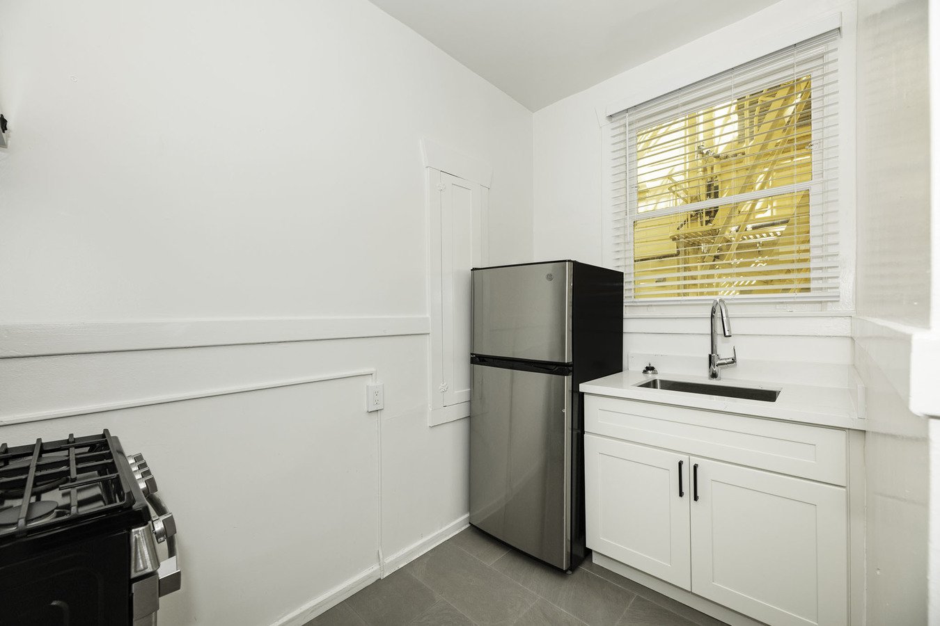 835 Pine St photo 2