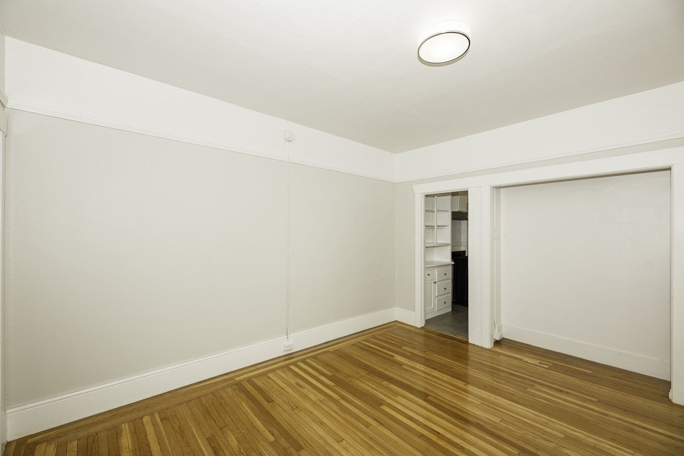 835 Pine St photo 5