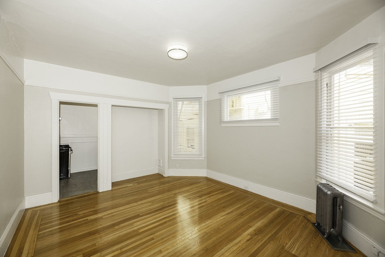 835 Pine St photo 4