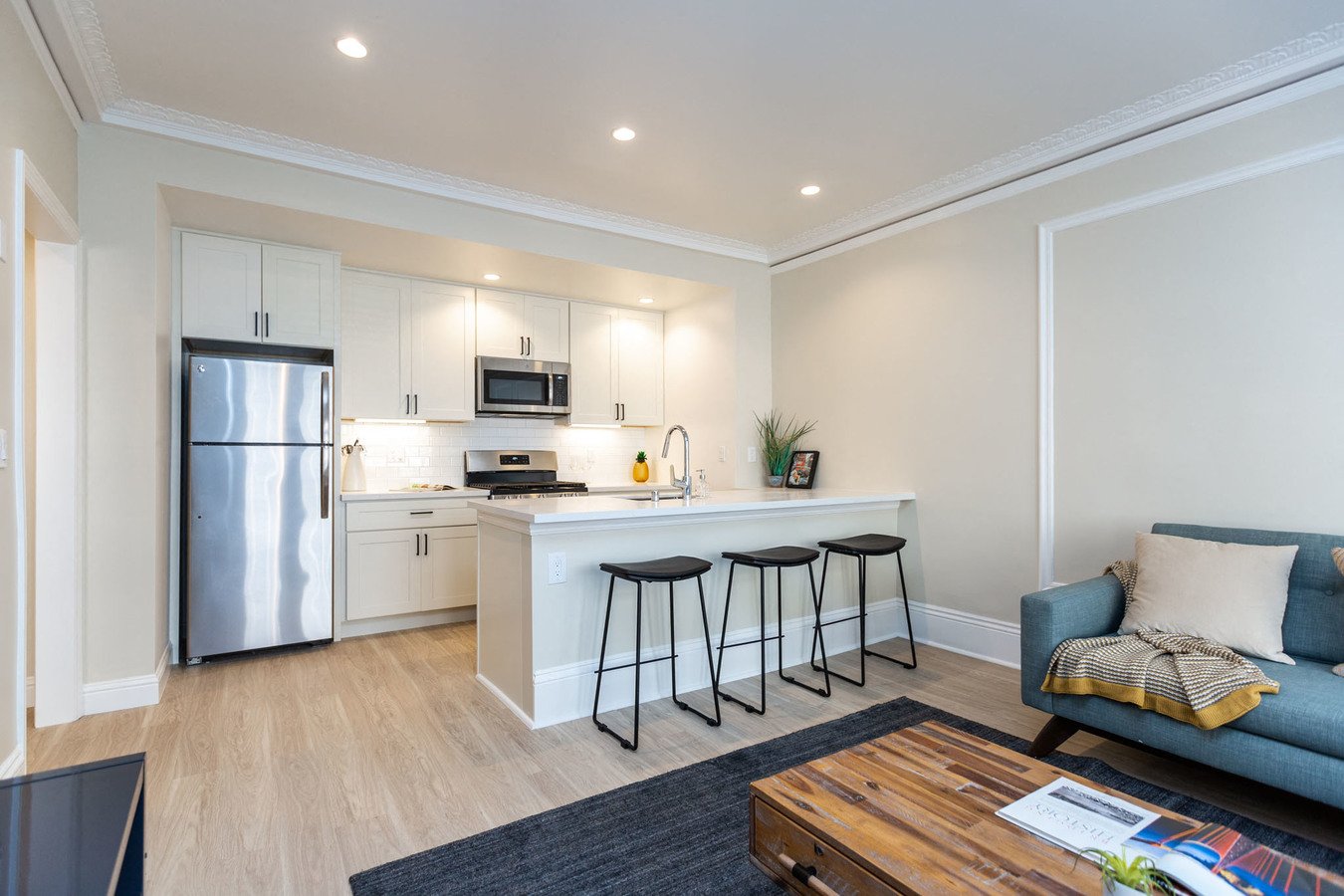 845 Pine photo 3