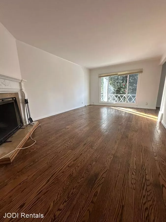 884 45th Ave photo 5