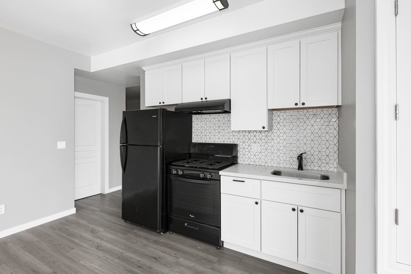 900 Broderick photo 4