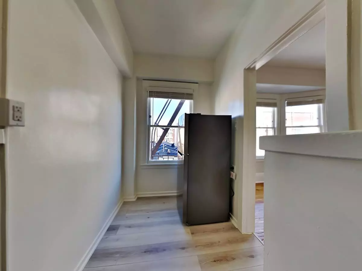 954 Geary St photo 3