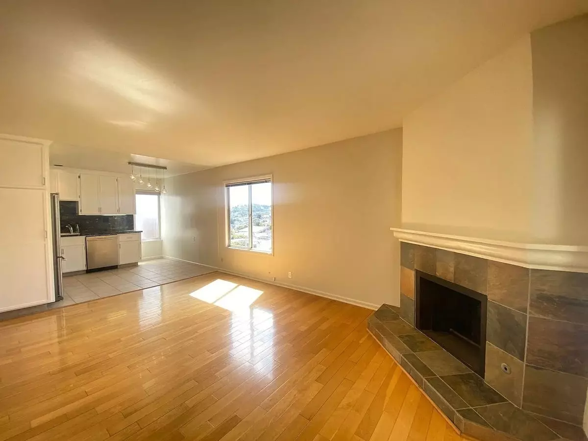 1565 Noe St photo 3