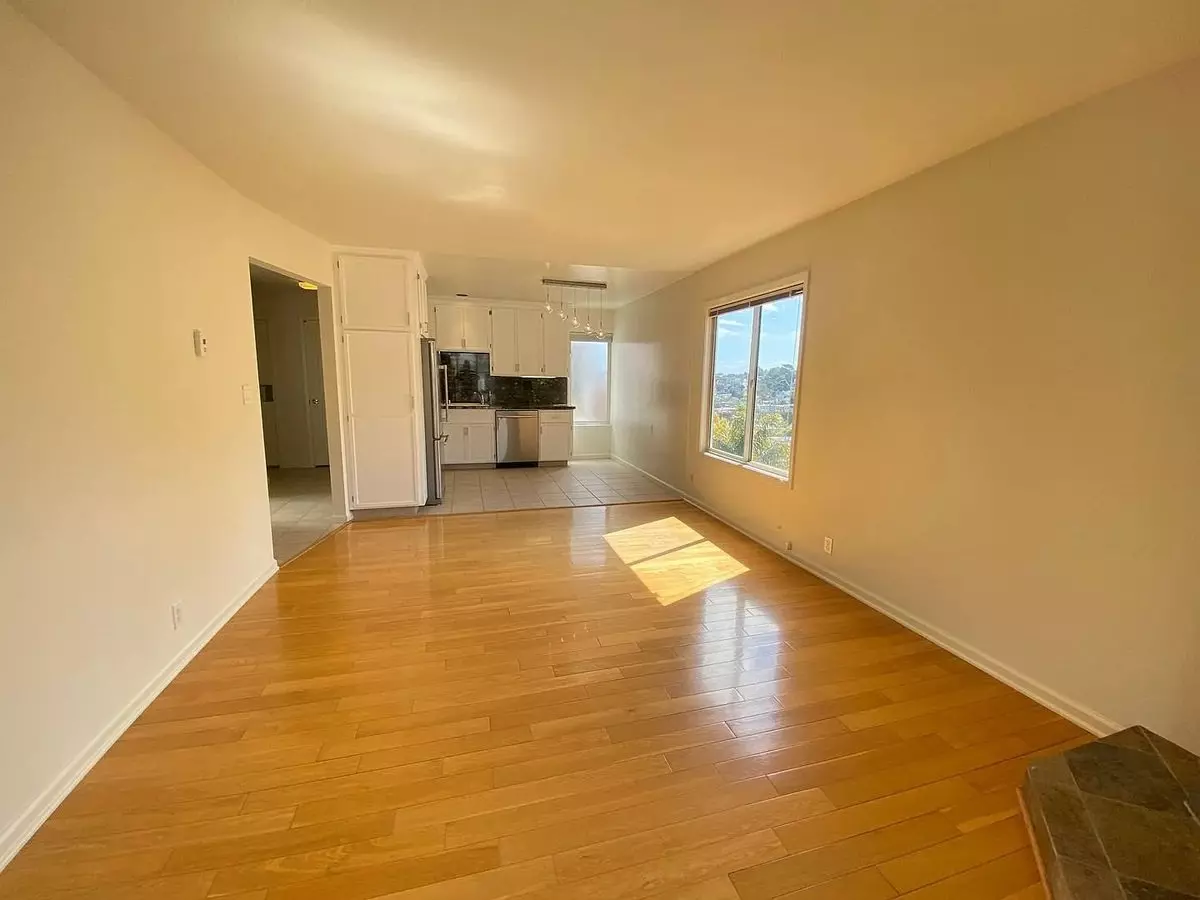 1565 Noe St photo 5