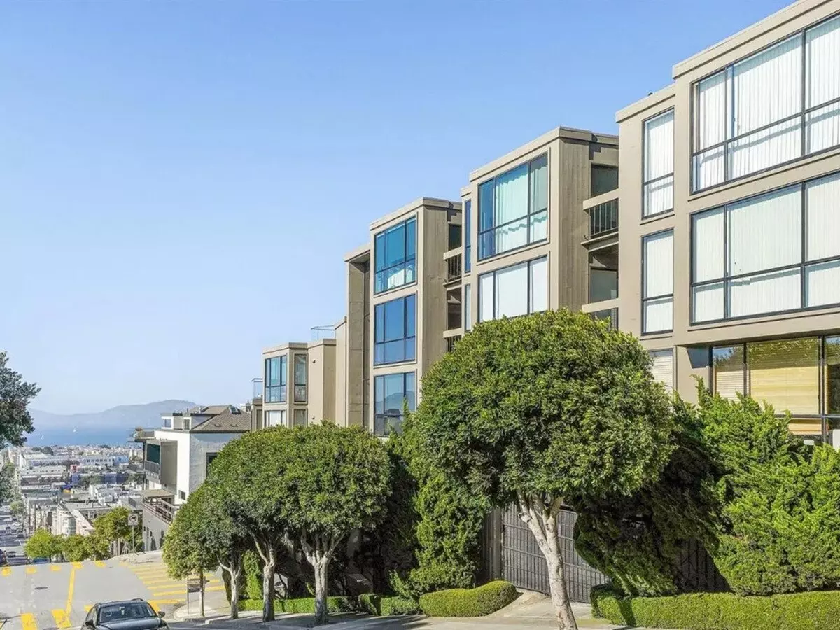 Amazing Remodeled 2-bed 2-bath Unit In A Stellar Location. photo 2