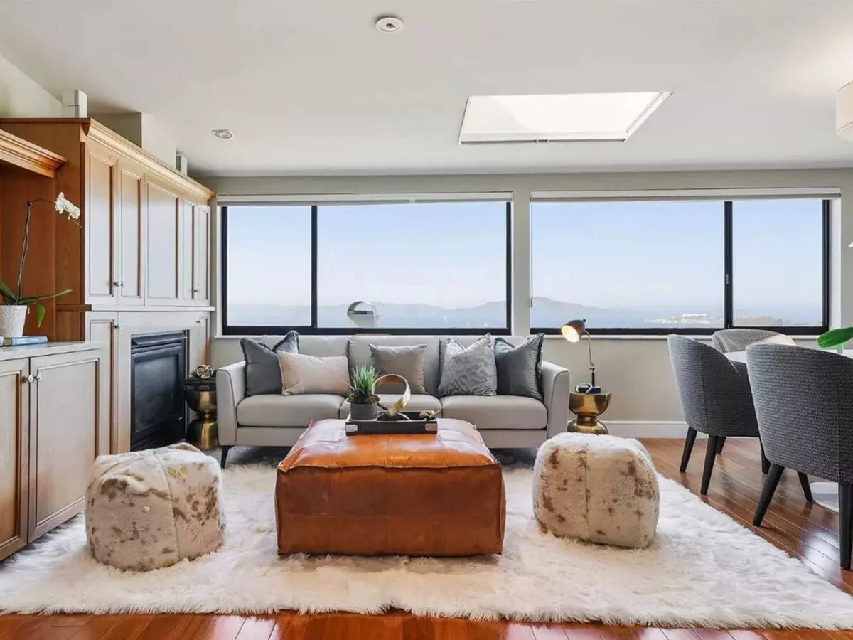 Amazing Remodeled 2-bed 2-bath Unit In A Stellar Location. photo 5