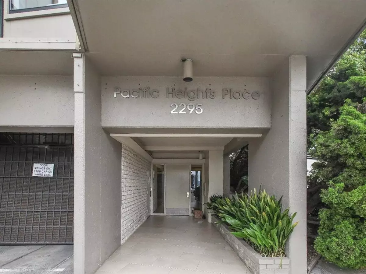 Amazing Remodeled 2-bed 2-bath Unit In A Stellar Location. photo 4