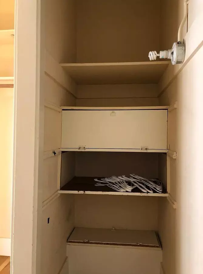 Beautiful 1 Bedroom, 1 Bathroom Middle Floor Unit. photo 3