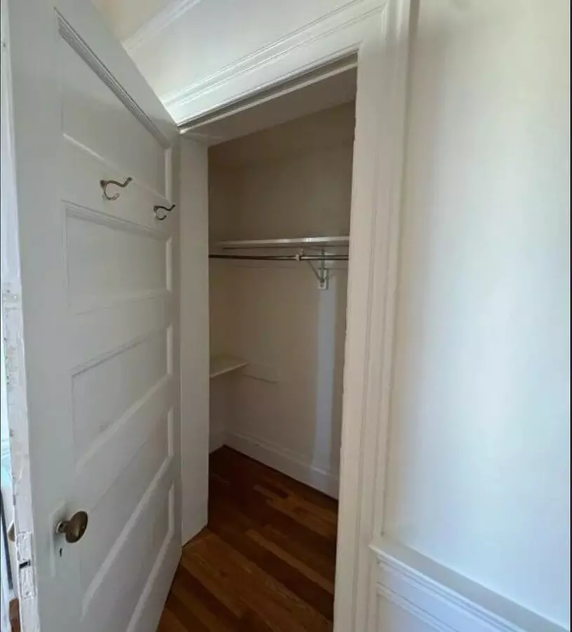 Beautiful 1 Bedroom Available, Prime Location In The Heart Of Pacific photo 3