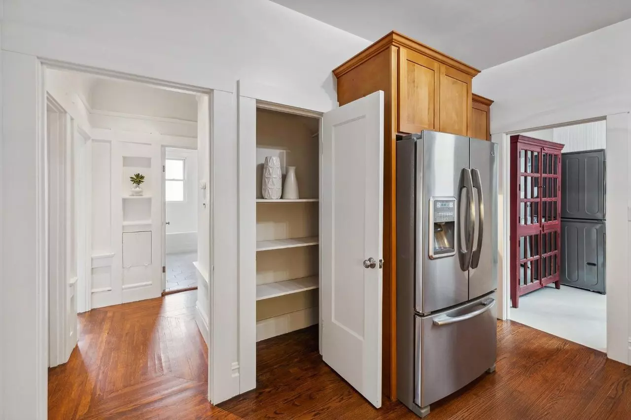 449 Carl St photo 2