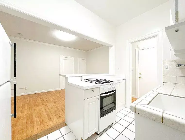 Bedrooms: Studio Bathrooms: 1 Floor: Ground Level, Inner Facing Unit photo 5