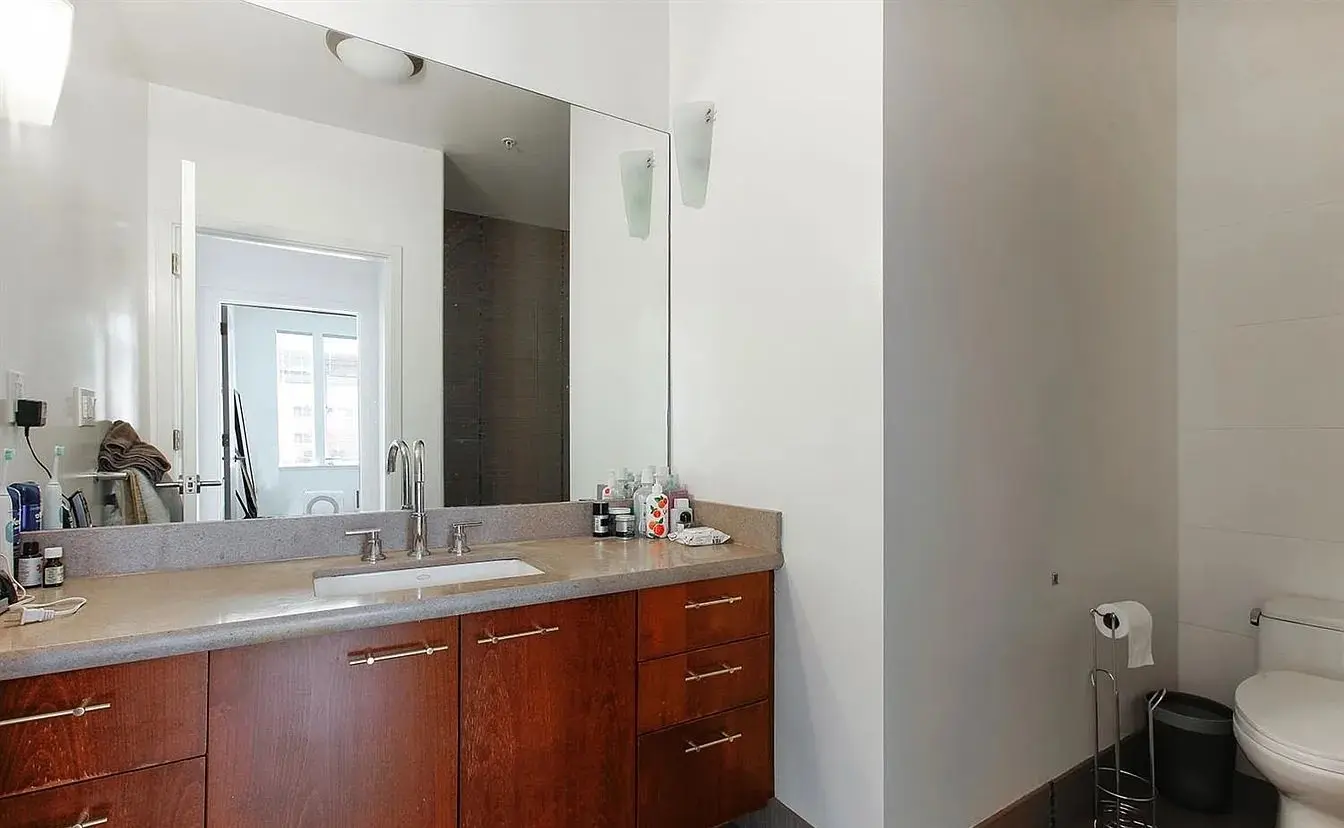 Centrally Located, Inner Mission One Bedroom One Bath Unit. photo 2