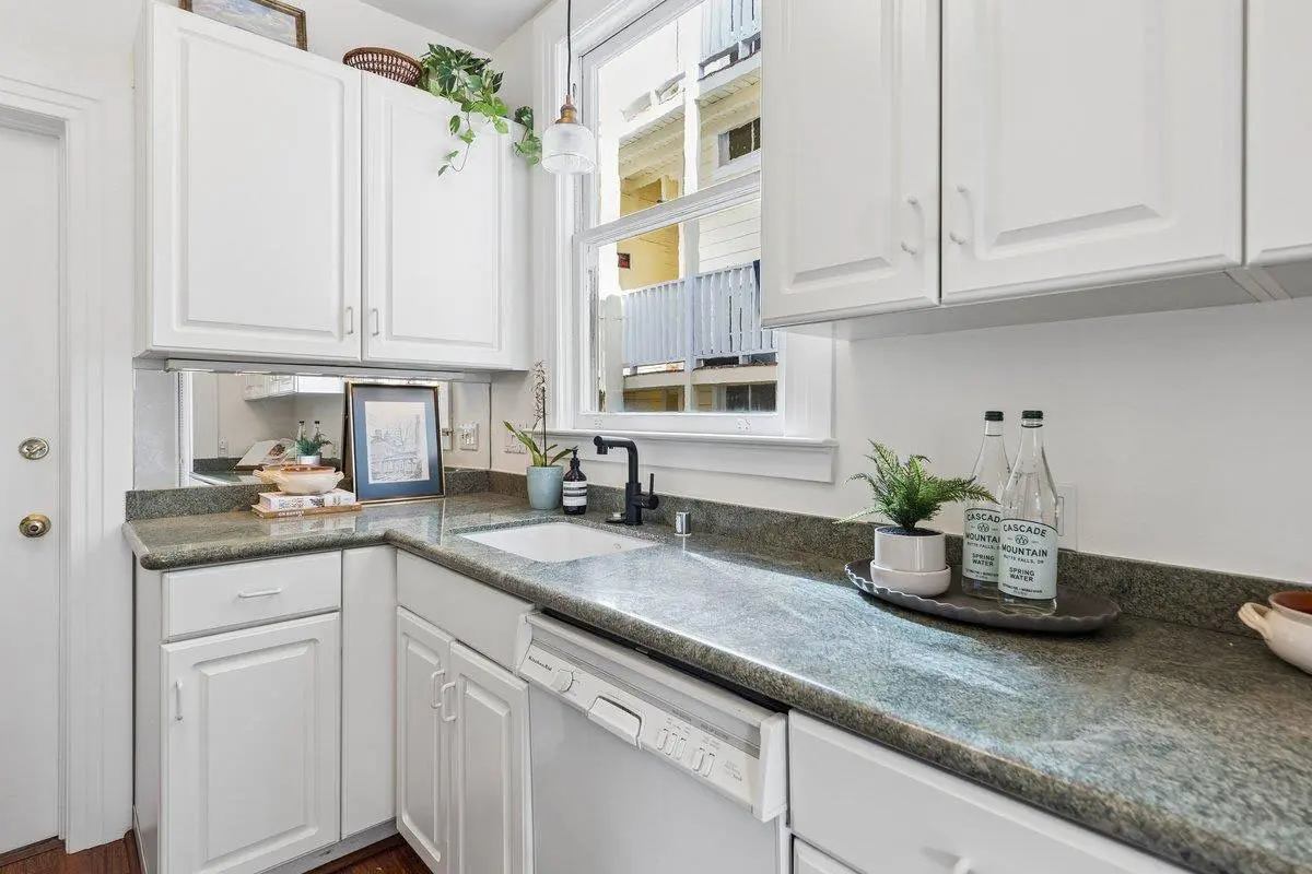 Pacific Heights: Updated Condo w/ Enchanting Shared Garden
