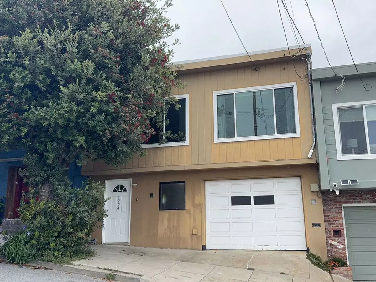 2BR/2BA Single Family House on Burrows St · San Francisco photo 3