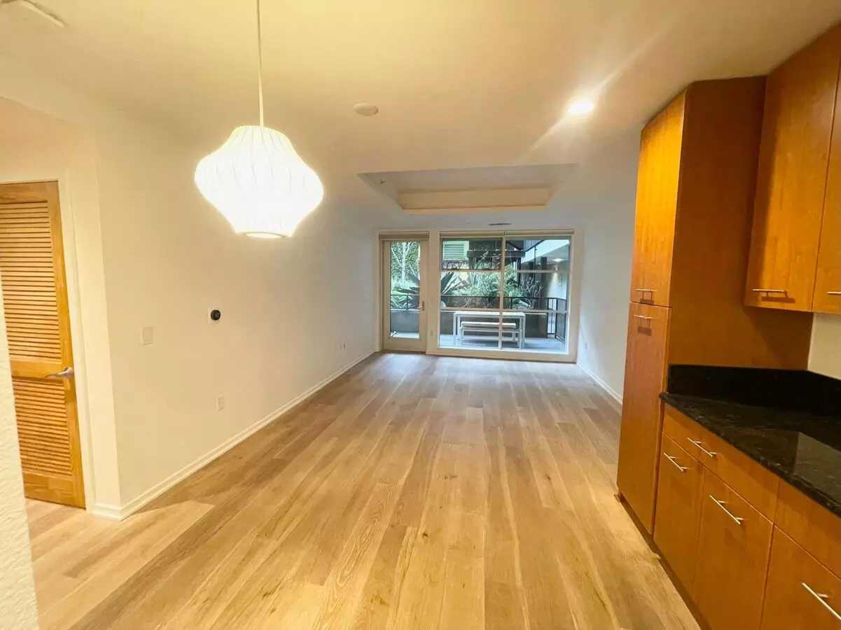 Dogpatch: Exceptional 1 Bed 1.5 Bath Condo @ Esprit Park With Garage Parking And Storage photo 5