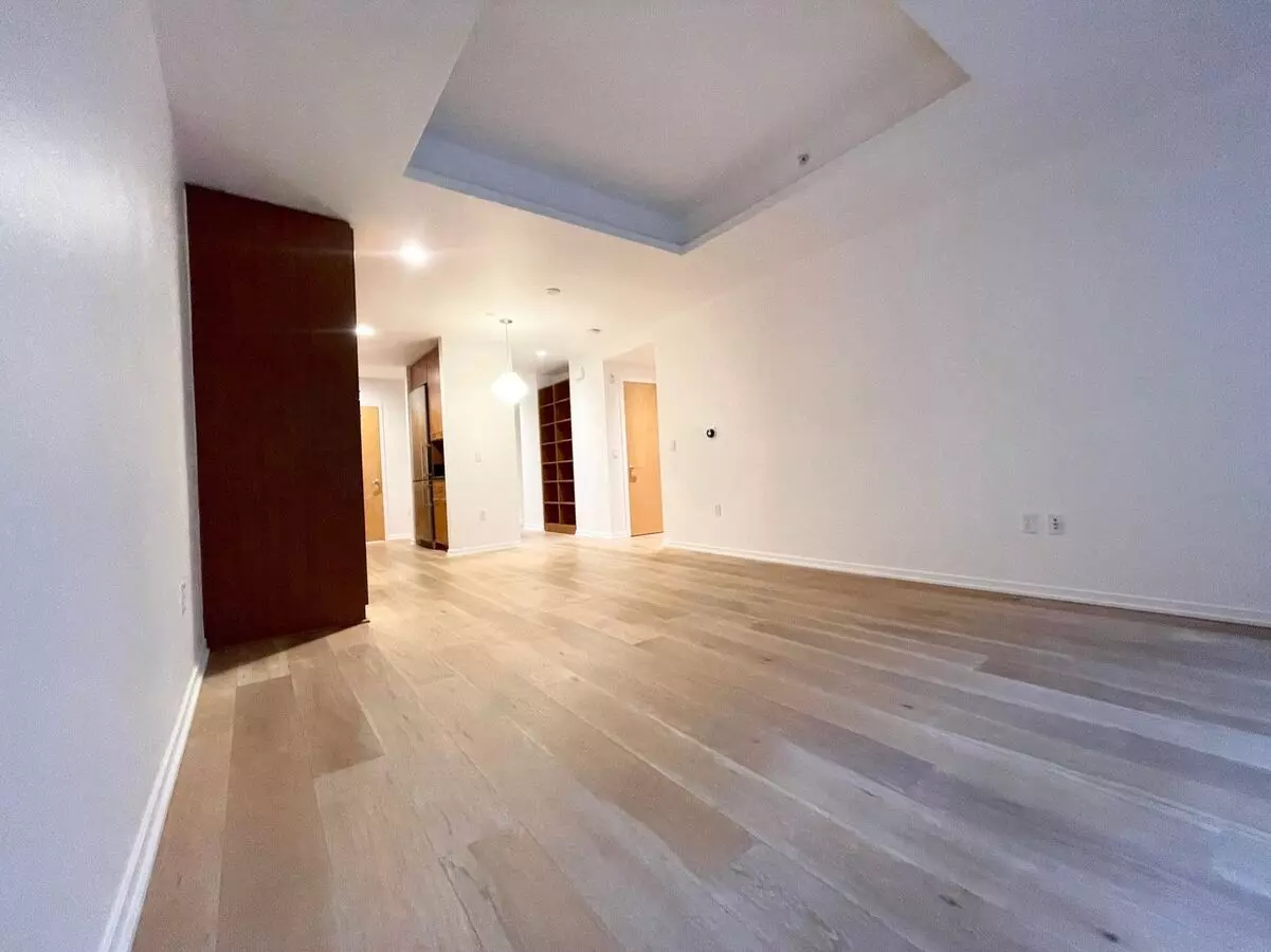 Dogpatch: Exceptional 1 Bed 1.5 Bath Condo @ Esprit Park With Garage Parking And Storage photo 4