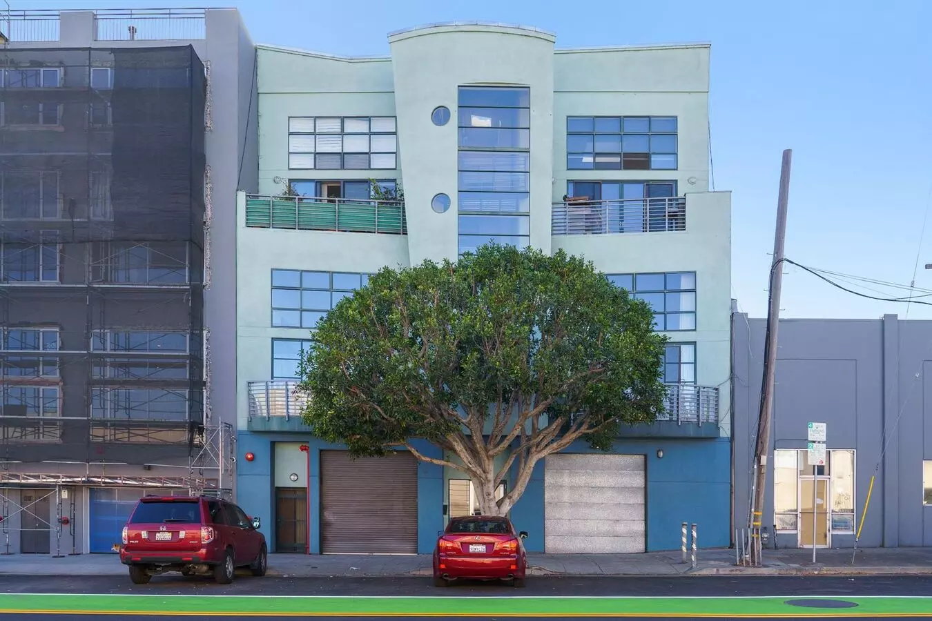 Dogpatch: Expansive Unfurnished Loft W/ Private Balcony, Office Alcove, 2 Bathrooms, Garage Parking &amp; Storage photo 3