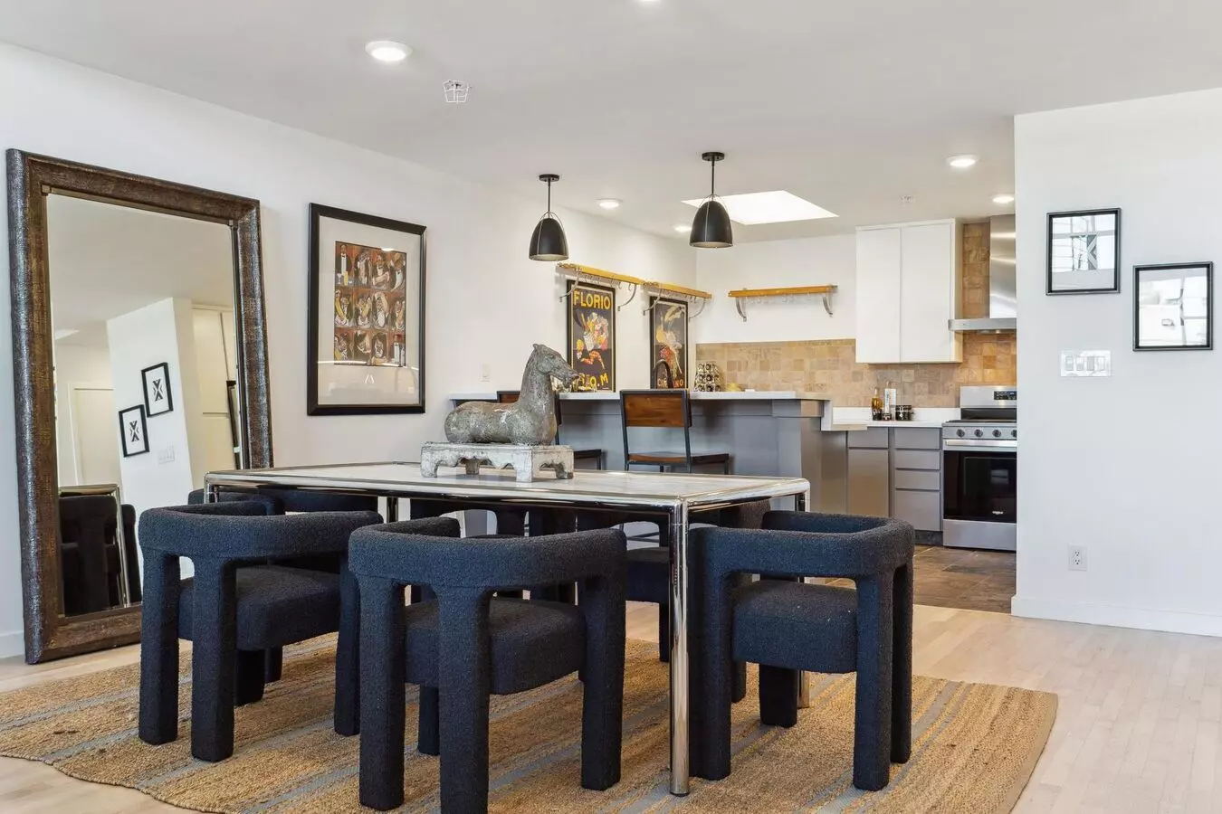Dogpatch: Expansive Unfurnished Loft W/ Private Balcony, Office Alcove, 2 Bathrooms, Garage Parking &amp; Storage photo 5