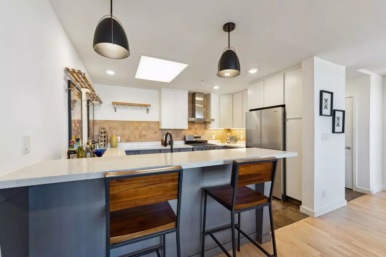 Dogpatch: Expansive Unfurnished Loft W/ Private Balcony, Office Alcove, 2 Bathrooms, Garage Parking &amp; Storage photo 4
