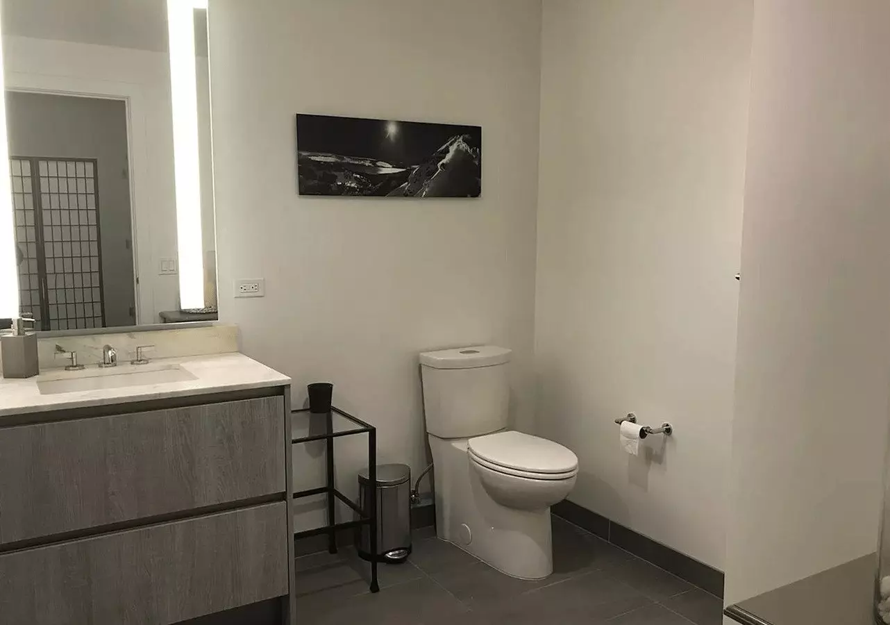 Epic Rea: 2 Bed/ 2 Bath Luxury Waterfront Living photo 5